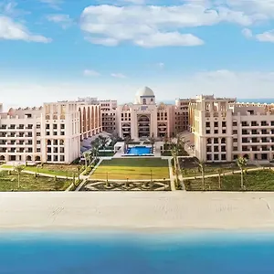 Fam Living - Private Beach Escapes In Palm Jumeirah Apartment Dubai